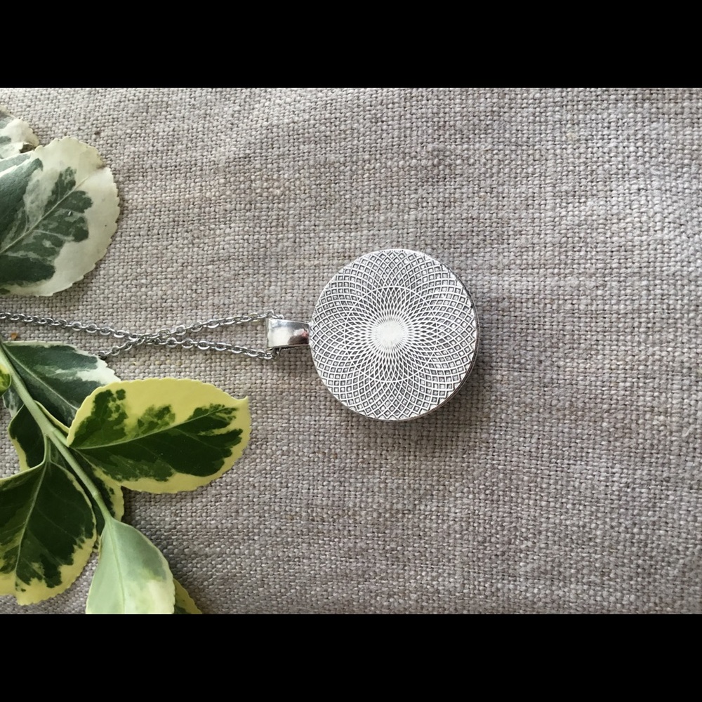 Hummingbird Silver Pendant & Chain - Picture 4 of 4